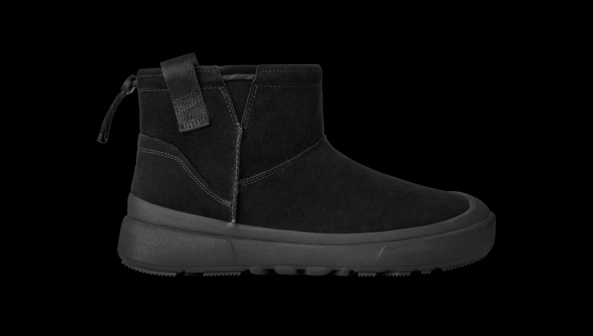 UGG® Classic Mini Outpost Boot 'Black'