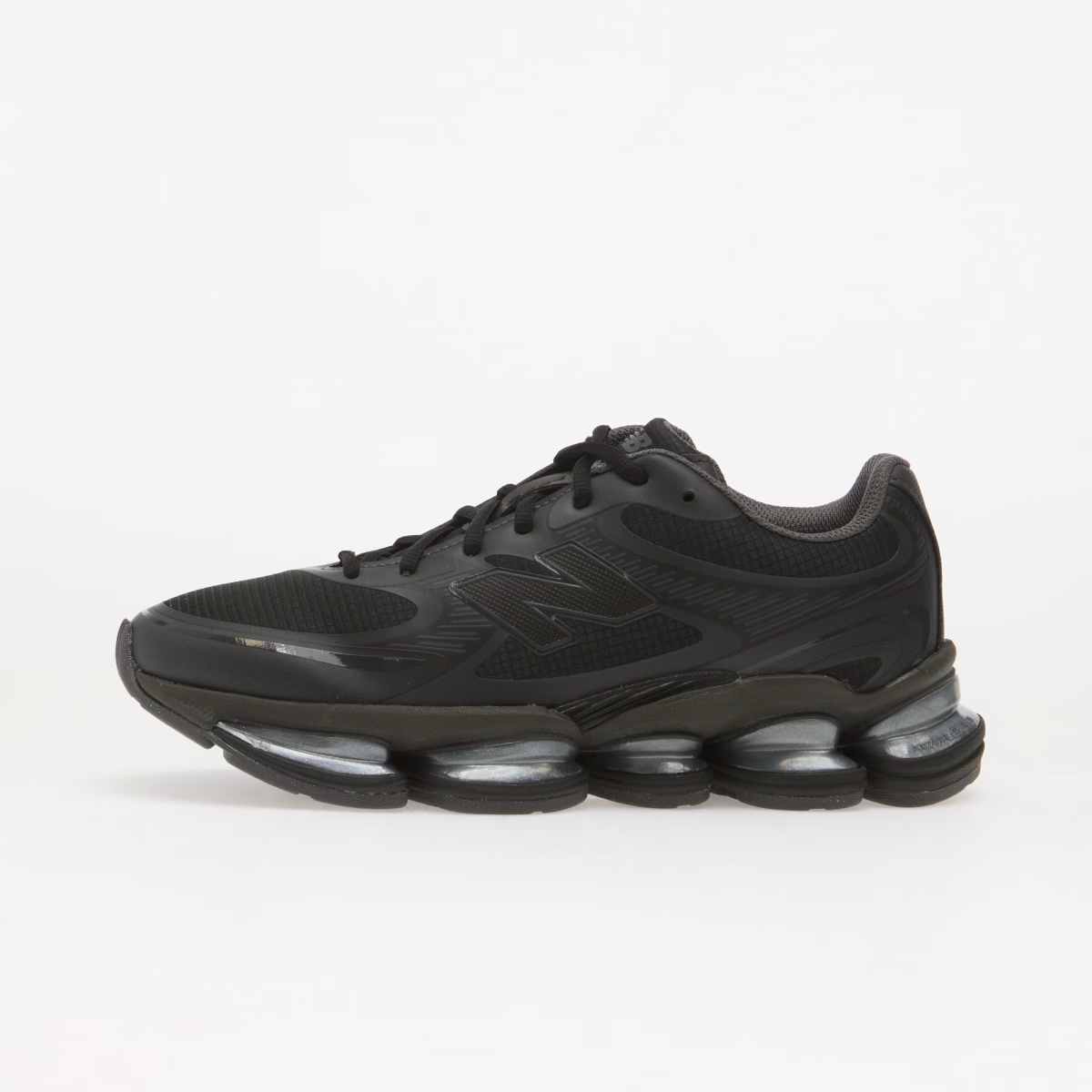 New Balance 2000 Black