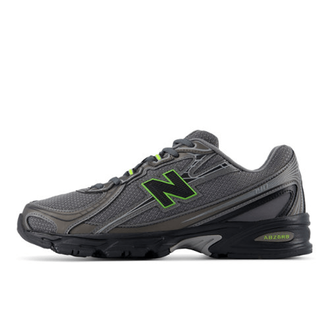 New Balance 740