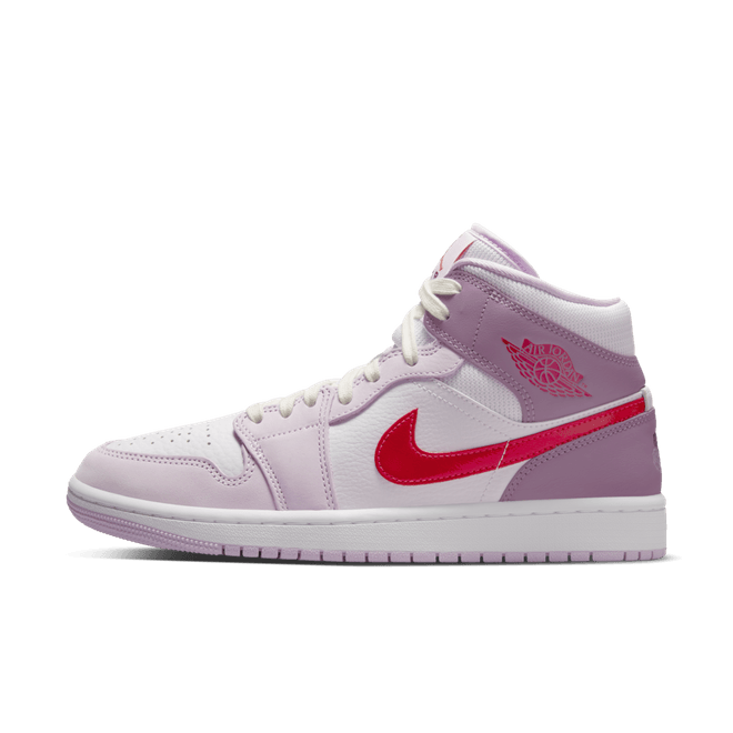 Air Jordan 1 Mid 'Valentine's Day'