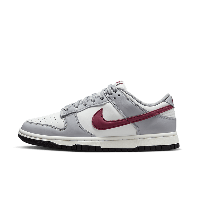 Nike Dunk Low WMNS 'Redwood'