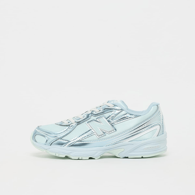 New Balance 740