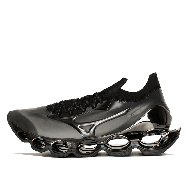 Mizuno Wave Prophecy Sorayama