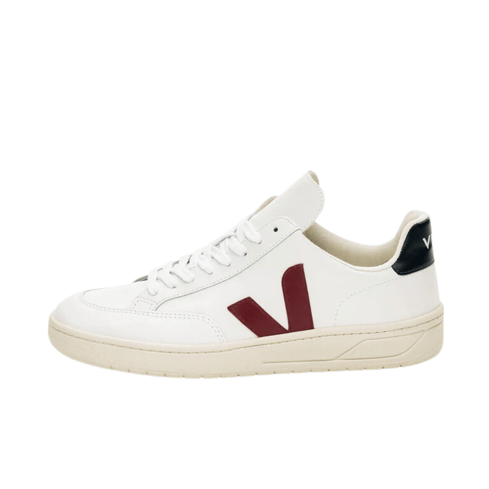 Veja V-12 LEATHER