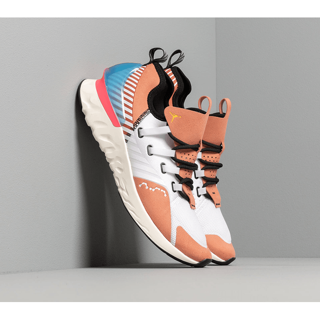 Jordan React Havoc SE JSP White/ Metallic Gold-Terra Blush-Black