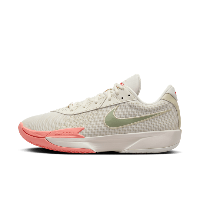 Nike G.T. Cut Academy Basketball