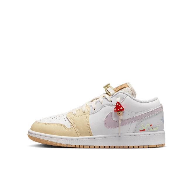 Nike Air Jordan 1 Low SE Older Kids'