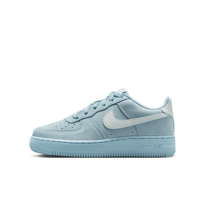 Nike Air Force 1 LV8