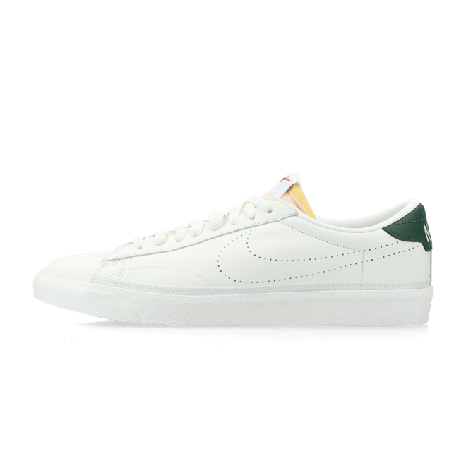 Nike Tennis Classic AC sail