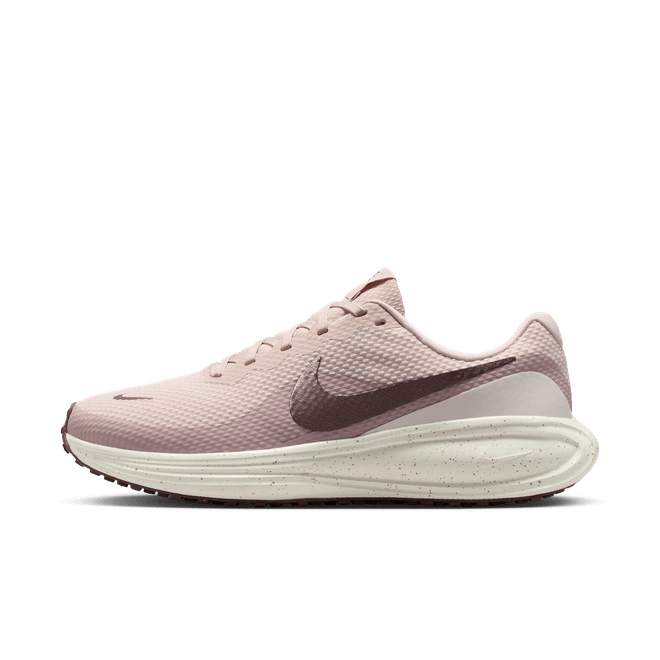 Nike Revolution 8 SE Road-Running