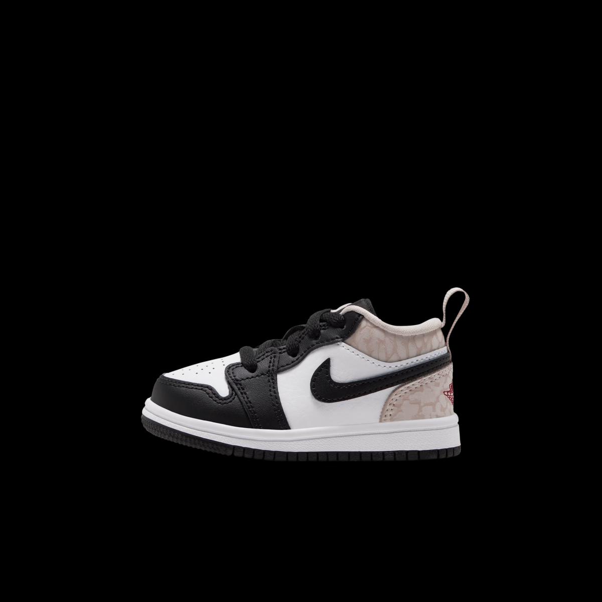 Jordan 1 Low SE 'Black'