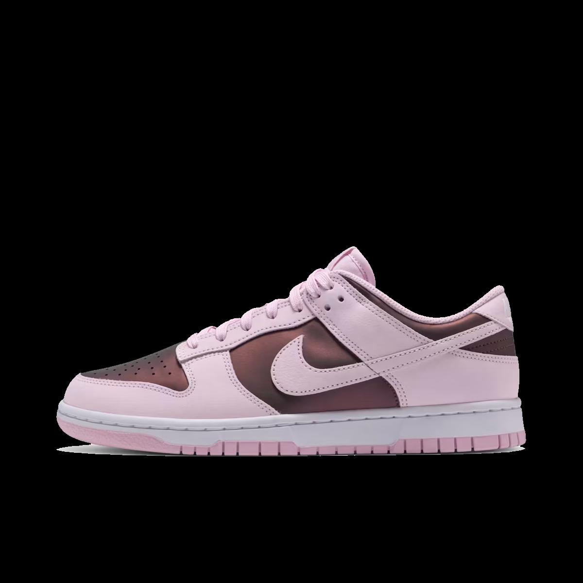 Nike Dunk Low SE 'Pink Foam'