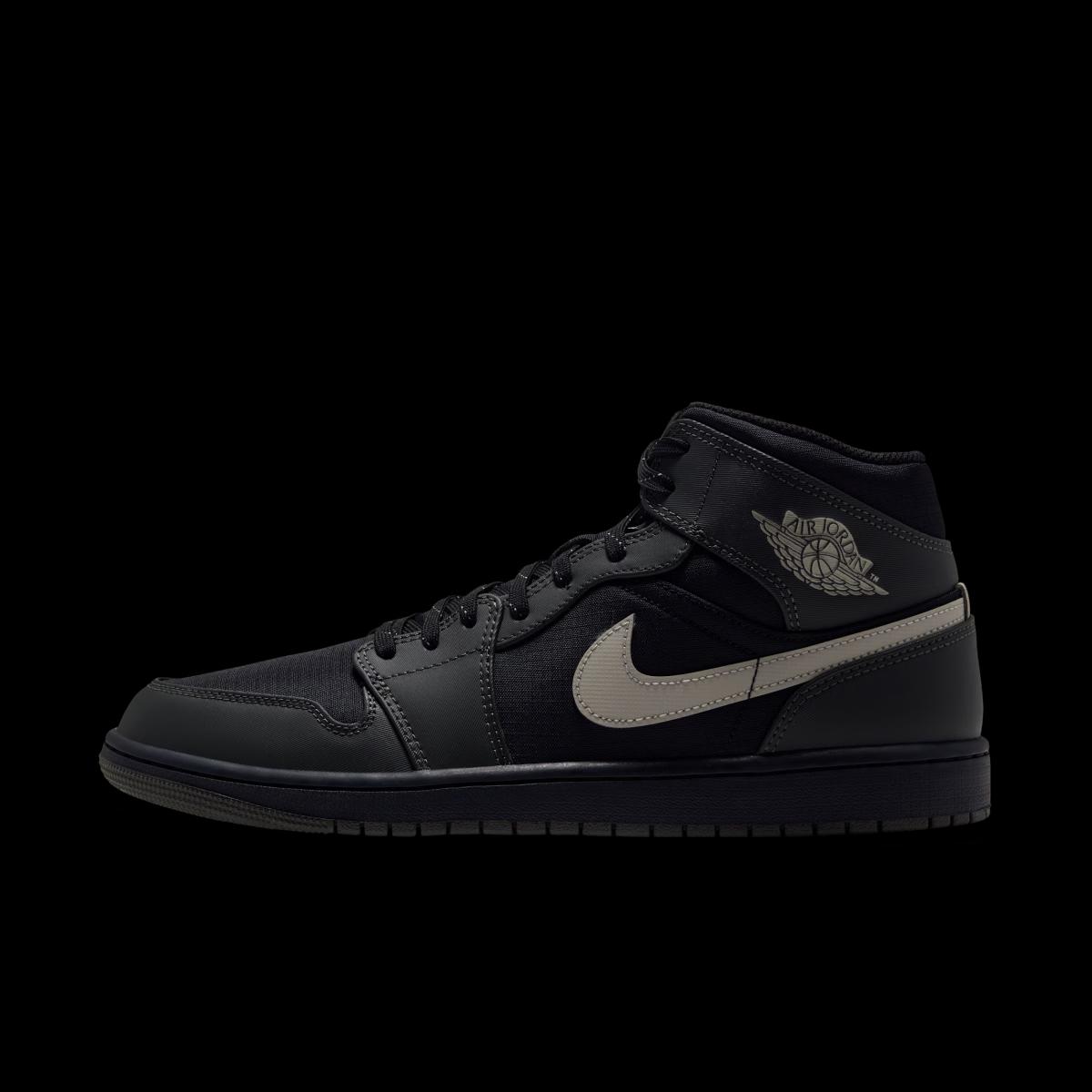 Air Jordan 1 Mid Utility 'Black'