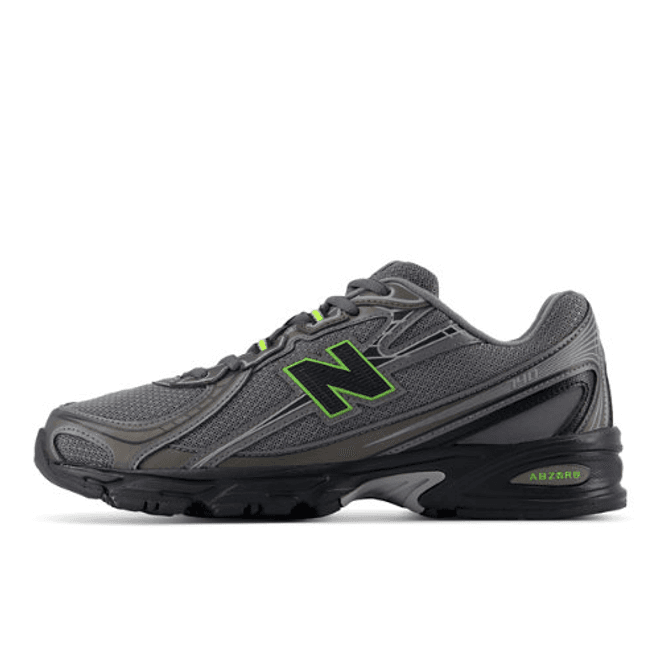 New Balance 740