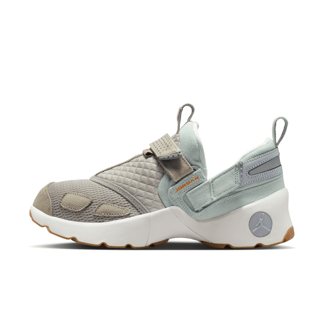 Jordan Trunner Lx Corduroy White Bright Ceramic Gum (women's)