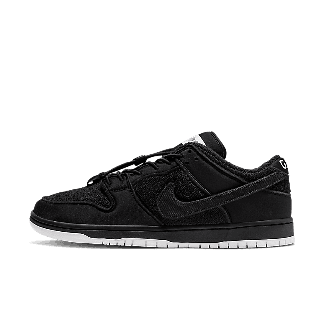 Nike Gnarhunters x SB Dunk Low