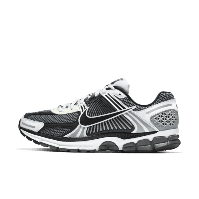 Nike Zoom Vomero 5 'Black & Metallic Silver'