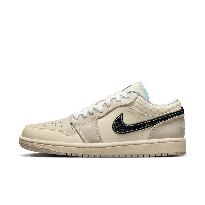 Air Jordan 1 Low SE WMNS 'Sanddrift'