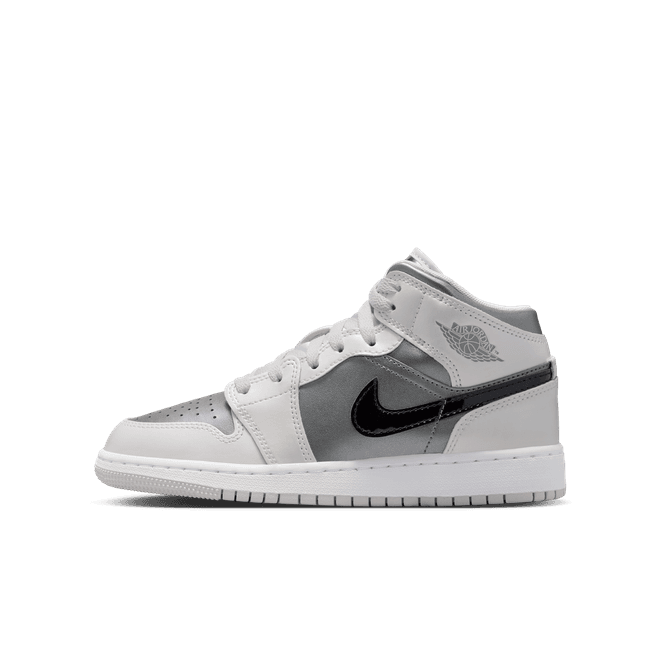 Nike Air Jordan 1 Mid SE Older Kids'