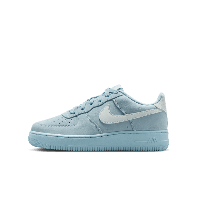 Nike Air Force 1 LV8