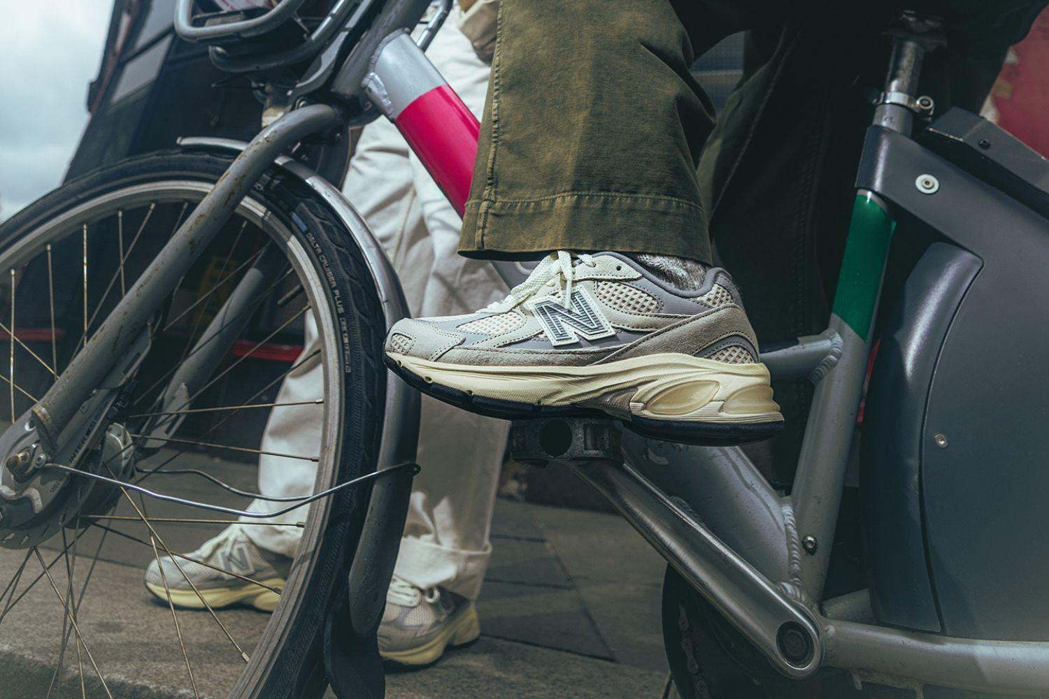 Available Now: END. Celebrates 20 Years with an Exclusive New Balance 2010 'Moonbeam'