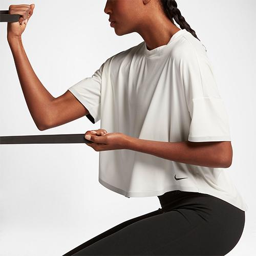 Work it with the NikeLab Essentials SS17 Women&#8217;s Collection